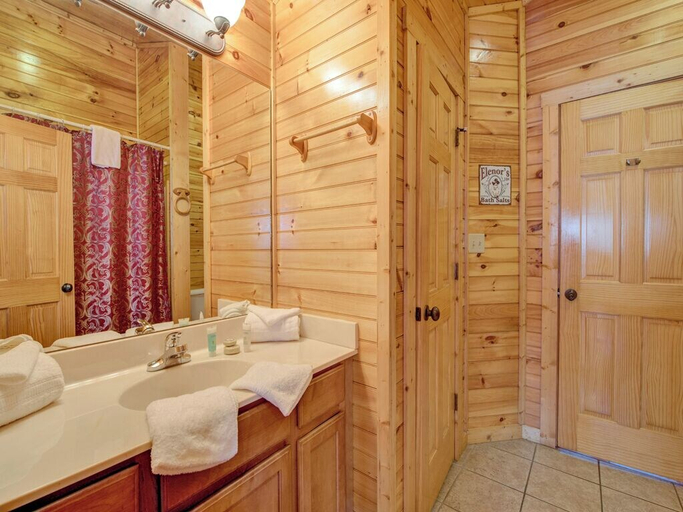Bathroom 4, Magic Moments II by Jackson Mountain Rentals, Sevier