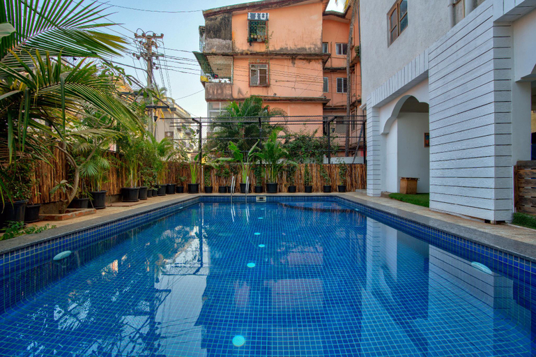 Sport & Beauty 2, Pajaros Blu, North Goa