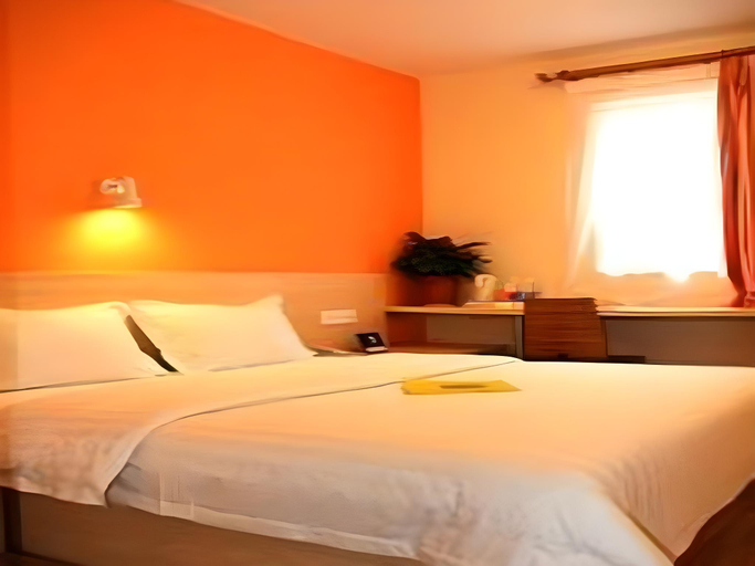 Bedroom 5, 7 Days Inn Baoding Railway Station, Baoding