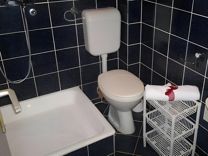 Bathroom 3, Apartments Holiday