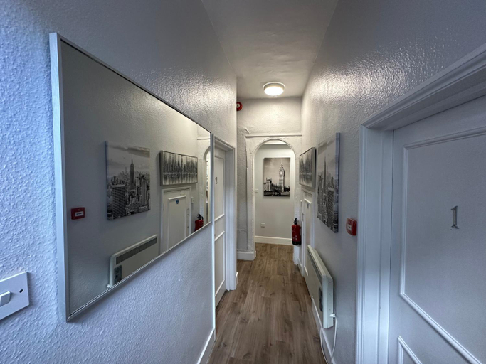 Entrance 2, City Guesthouse, Oxfordshire