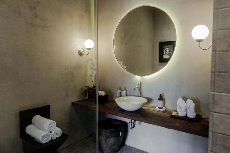 Bathroom 5, Studio O, Badung