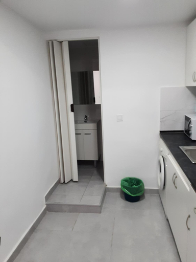 Others 4, precioso apartamento moderno cerca del carrefour rosaleda, Málaga