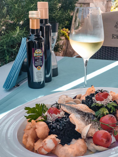 Food & Drinks 5, Apartments MUN Petrovac