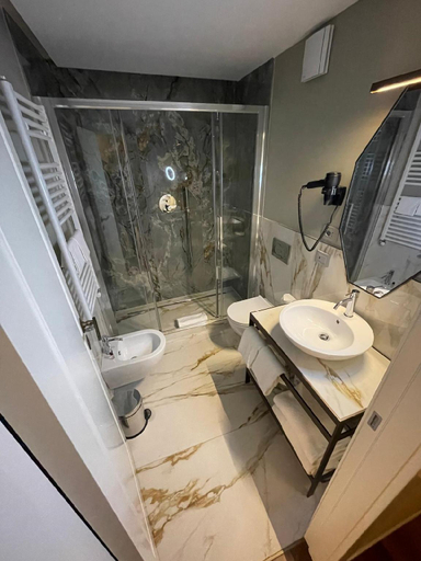 Bathroom 3, Albergo San Marco, Venezia