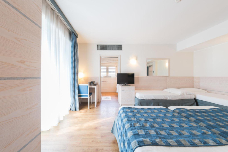 Bedroom 3, Caravel Bike Hotel, Trento