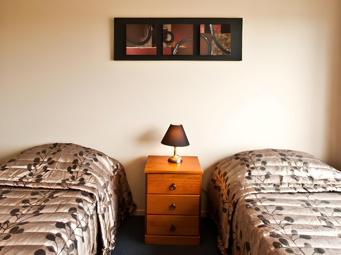 Bedroom 3, Phoenix Motels, Timaru