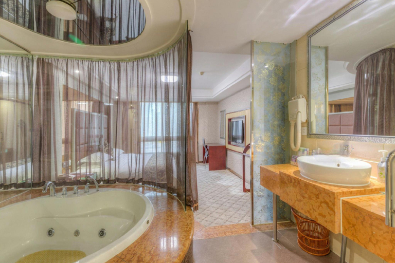 Bathroom 3, Xi'an Tianji International Hotel, Xi'an