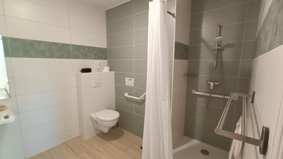 Bathroom 2, La Grange a outeaux, Saône-et-Loire