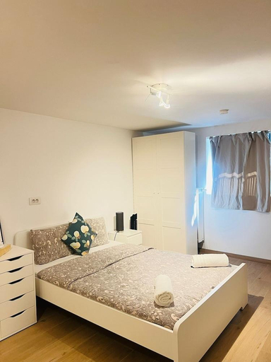 Bedroom 2, OneLuxStay near Fashion District, Antwerpen
