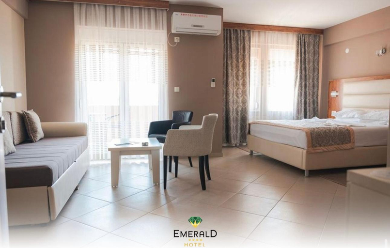 Bedroom, EMERALD Hotel