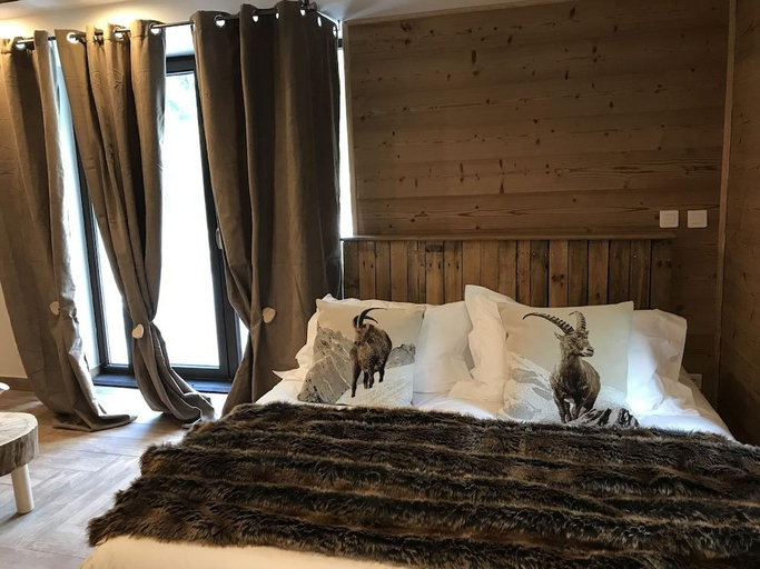 Bedroom 3, Au Sommet des Narcisses, Savoie