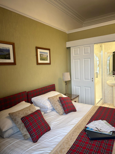 Others 2, Daviot Guest House, South Ayrshire