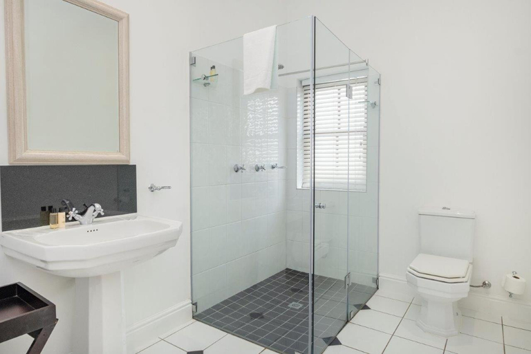 Bathroom 4, Winelands Golf Lodges 13, Cape Winelands