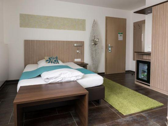 Others 2, Hotel Drei Rosen, Freising
