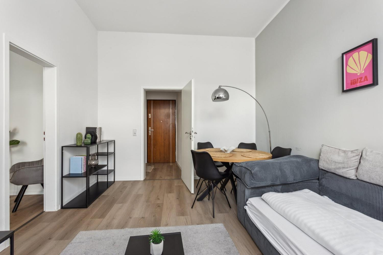 Bedroom 2, SHINY HOMES - Modern & Cozy Stay in Bielefeld Mitte, Bielefeld