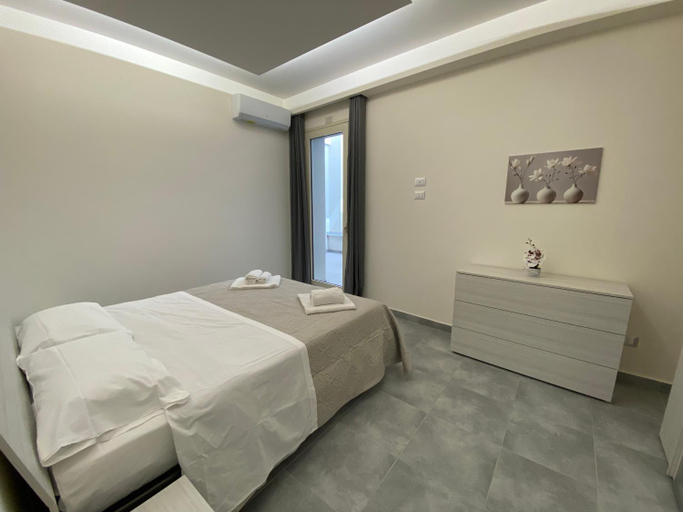 Others 5, Naxos Infinity Apartments, Messina