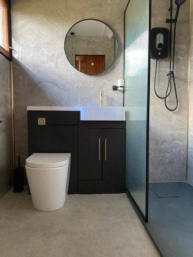 Bathroom 3, Kingswood Pods and Lodges, Highland