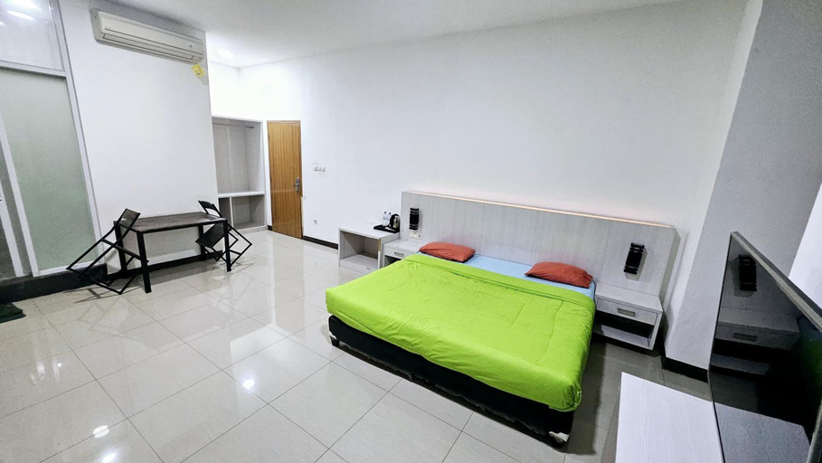 Bedroom 2, New Tiga Intan Hotel, Bandung