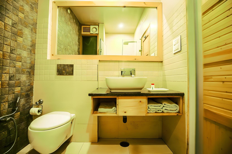 Bathroom 4, The Dagshai Manor, Solan