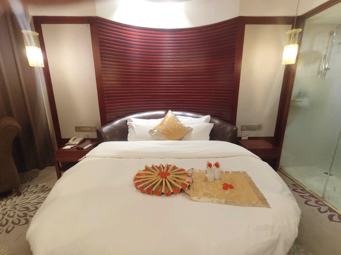 Bedroom 2, Lusong Taihua Hotel, Zhuzhou
