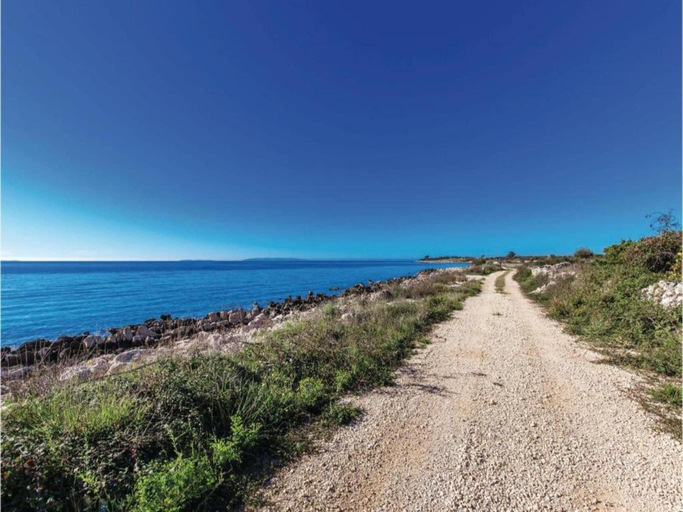 Others 4, Coastal Bliss in Mandre, Pag
