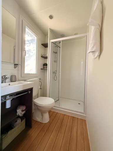 Bathroom 3, Iris Holiday Homes, Biograd na Moru