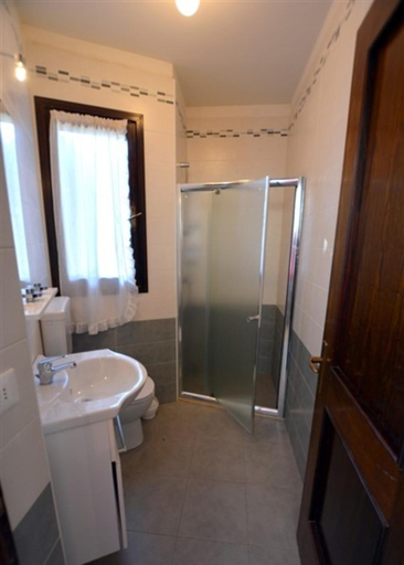 Bathroom 3, Lignano Pineta, Udine