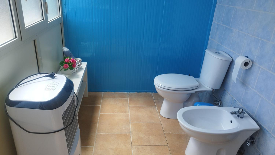 Bathroom 2, Ciuri Ciuri, Catania
