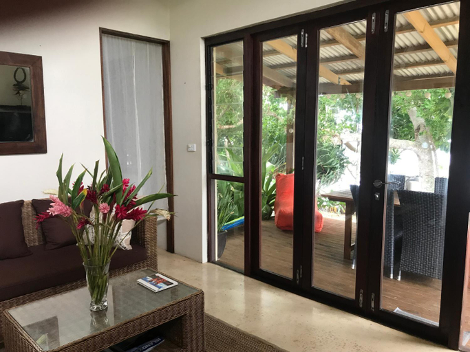 Others 4, Whispering Palms - Absolute Beachfront Villas, Malorua
