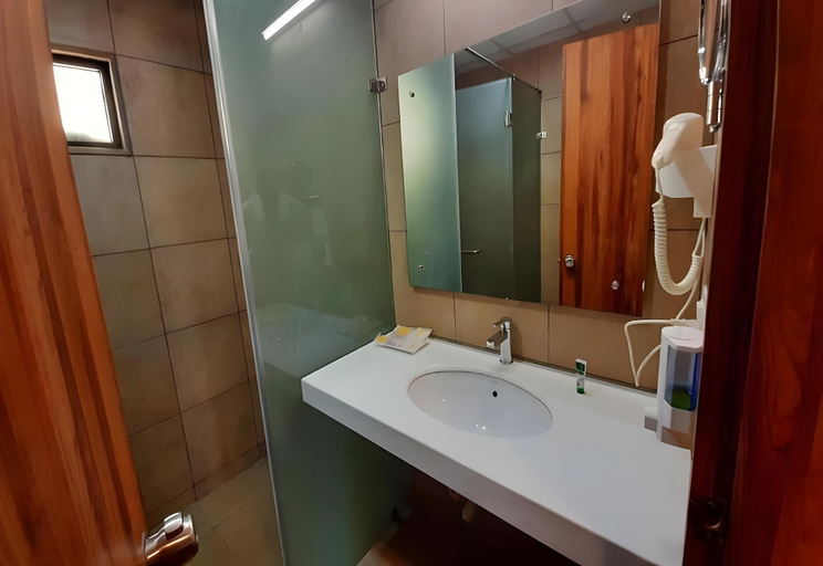 Bathroom, The Sky Imperial Bapus Resort, Devbhumi Dwarka