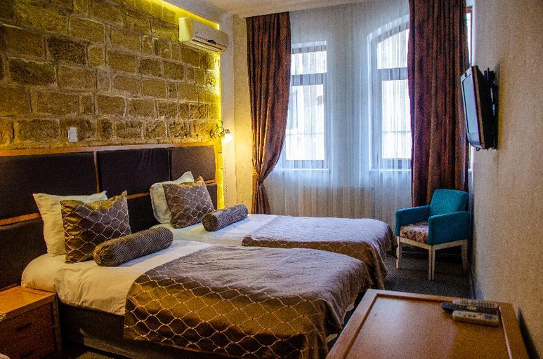 Bedroom 2, Old Stone, Baku
