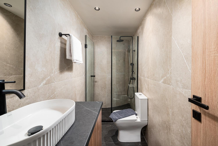Bathroom 2, Makas Beach Suites Seafront Sea View in Hersonissos, Crete