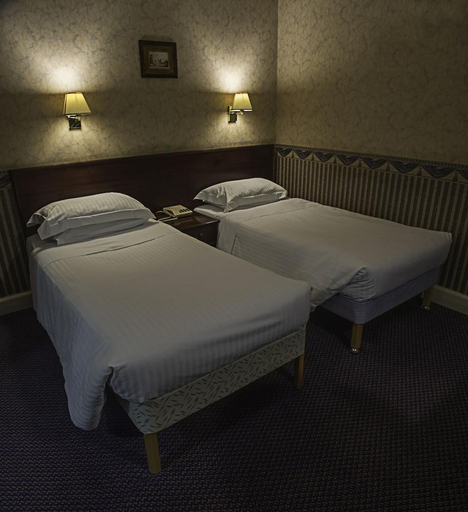 Bedroom 5, Queens Hotel, Shetland Islands