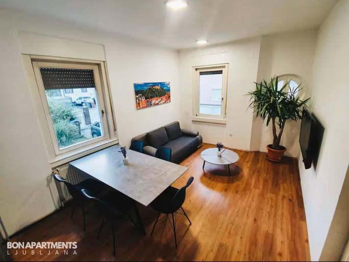 Others 5, Huge BBQ Garden 2, Spacious Flat, AC, Free Parking 2, Ljubljana