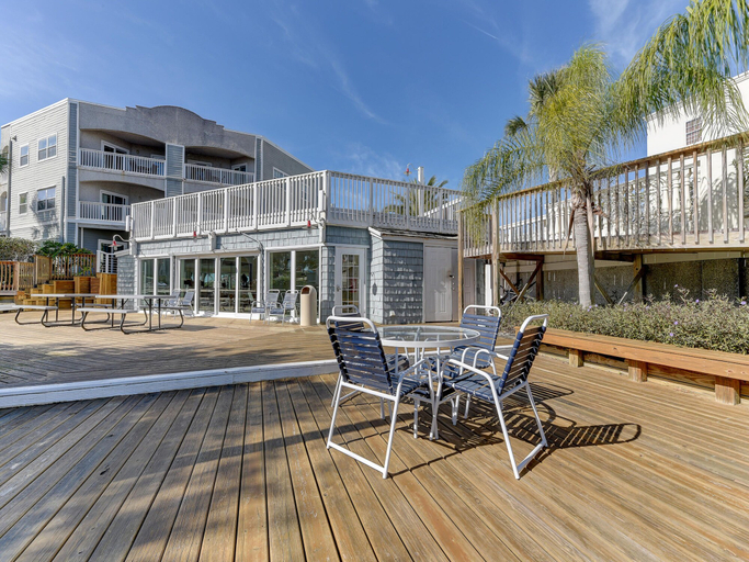 Exterior & Views 2, Hibiscus 301-A by Distinctive Beach Rentals, Saint Johns