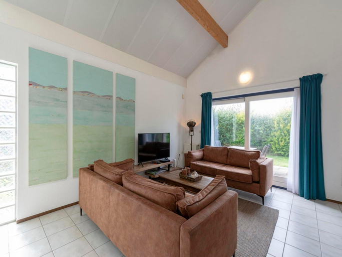 Others 4, Charming villa near sandy beach, Den Helder