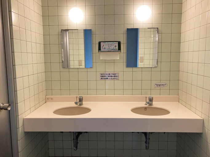 Bathroom 3, Uminoie Painukaji, Taketomi