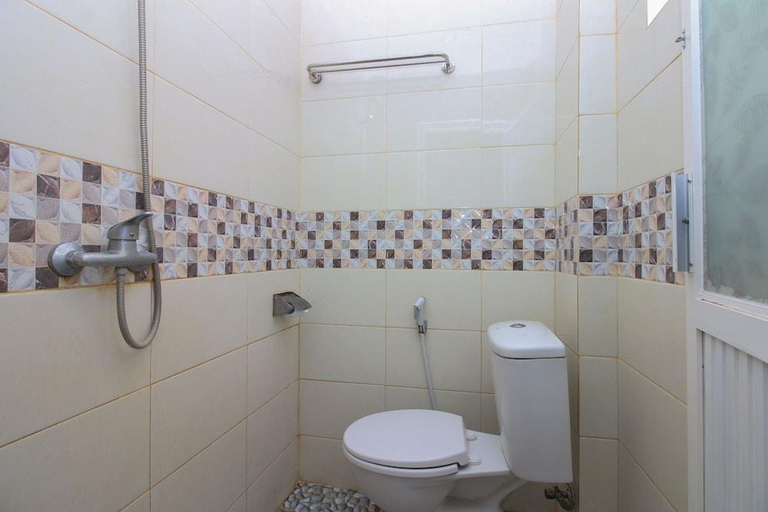 2, Airy Mapanget AA Maramis Manado, Manado