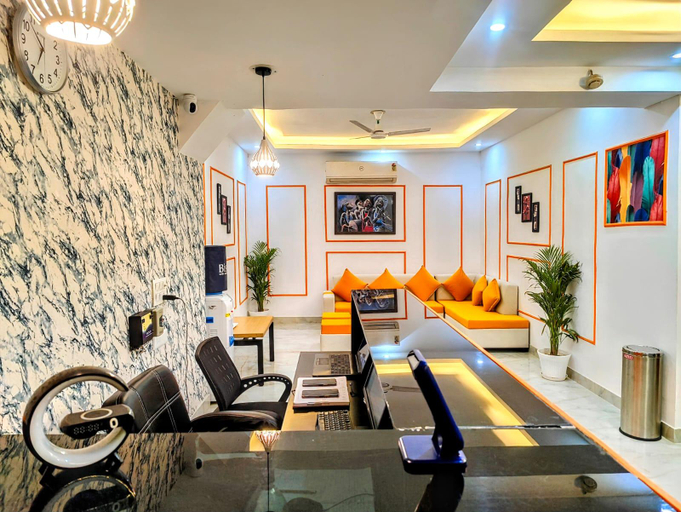 Public Area 3, Hotel Mavens House, Gurgaon