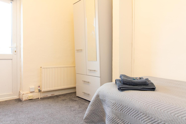 Bedroom 3, Thornbury Guest House Room 6, Southampton