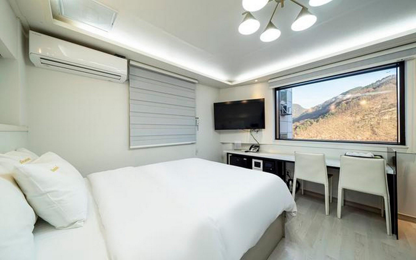 Bedroom 2, Danyang Hotel Dozen, Danyang