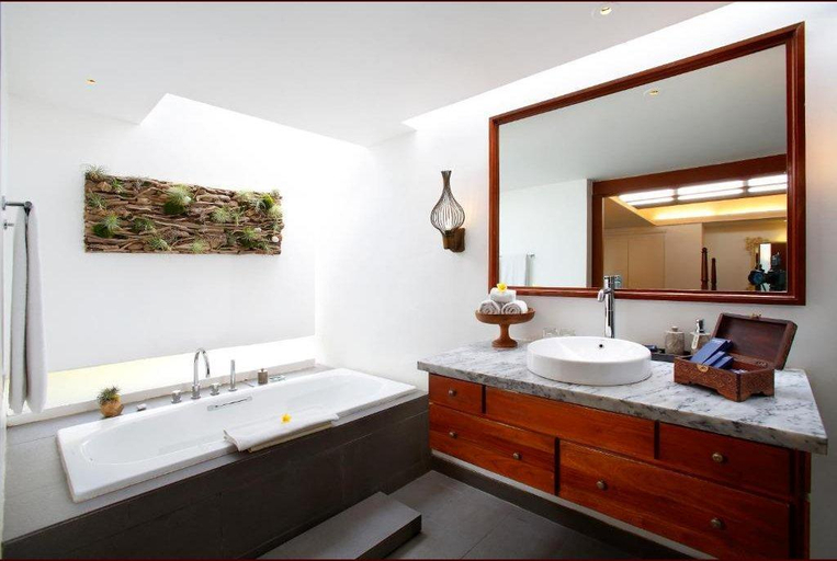 Bathroom 2, Stunning 9BR Private Villa for Family Gathering , Badung