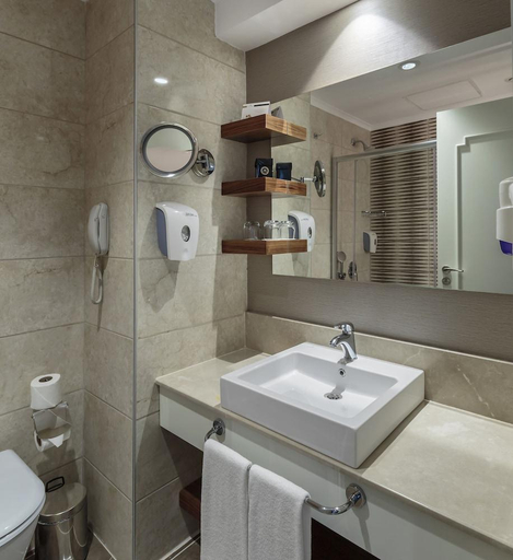 Bathroom 5, Well Palace Side, Manavgat