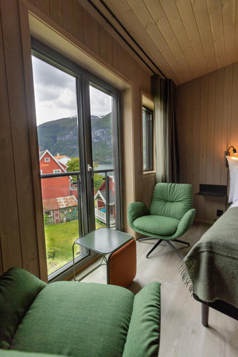 Others 3, Wangen Apartments, Aurland