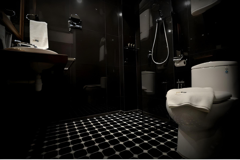 Bathroom 5, 1969 Business Suites @ Ipoh Garden, Kinta