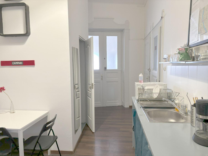 Others 5, Artist Guest House, Budapesti