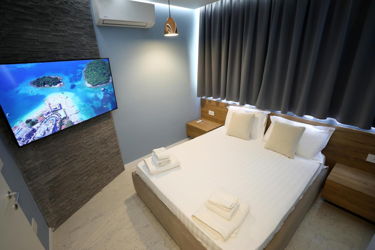 Bedroom 2, Azure Sea Apartments, Sarandës