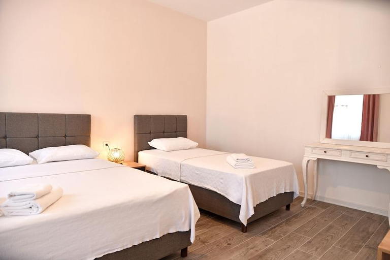 Bedroom 3, Zeytin Arası Apart Otel, Ayvalık
