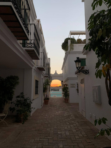 4, Luxury Townhouse Sea Views 10 Min from Puerto Bans, Málaga